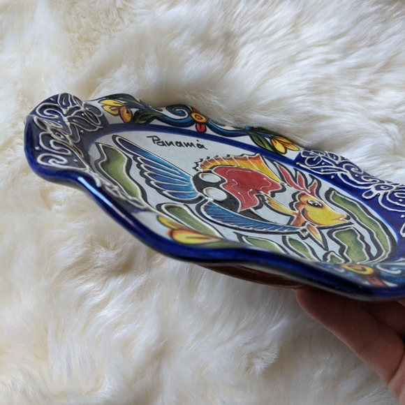 Hand Crafted Panamanian Ceramic Painted Wall Plate - Picture 4 of 6